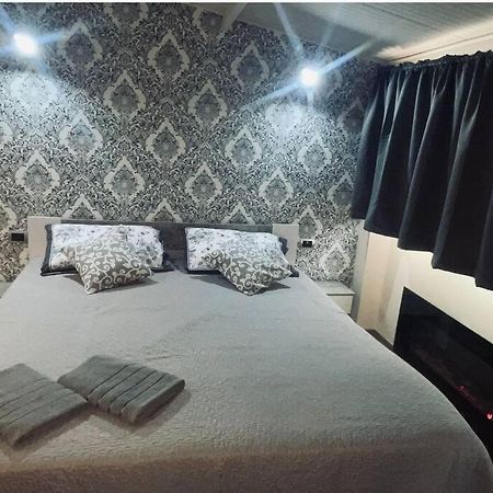 Suites Grey In Centro Randazzo Exterior foto